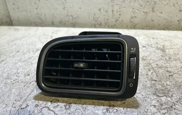 Volkswagen Polo V 6R Dash center air vent grill 6R0819703