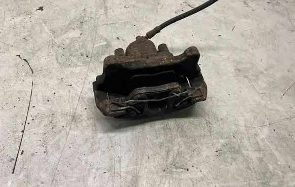 Volkswagen PASSAT B6 Front brake caliper