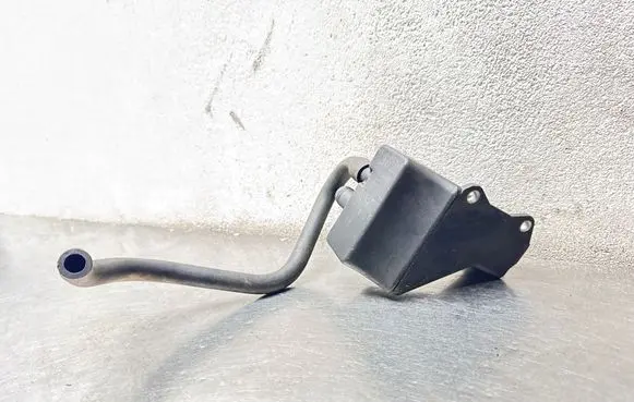 Saab 9-5 Oil breather separator 55560444