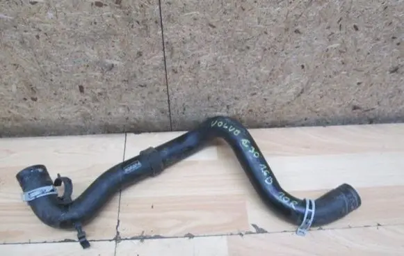 Volvo C30 Engine coolant pipe/hose