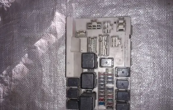 Nissan Murano Z50 Fuse module
