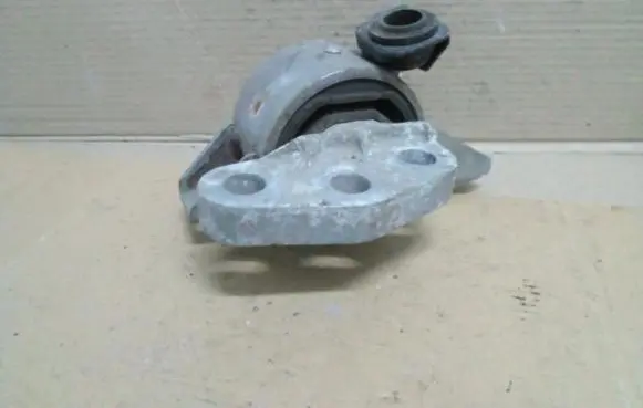 Dacia Sandero Engine mount vacuum valve 