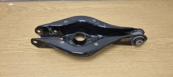 BMW 3 G20 G21 Rear upper control arm/wishbone 6886448
