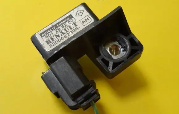 Renault Megane II Airbag deployment crash/impact sensor 8200682396AH