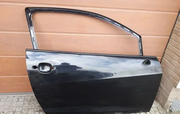 Door (2 Door Coupe)