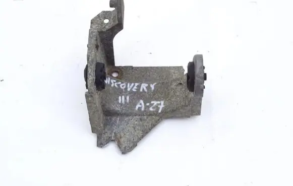 Land Rover Discovery 3 - LR3 A/C compressor mount bracket RQU500063