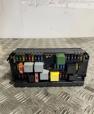 Mercedes-Benz C W204 Fuse module A2129005912 A2129015204 A2129025505