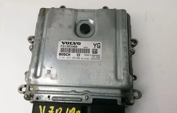 Volvo XC60 Engine control unit/module P31303388 0281015286