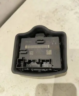Audi Q3 8U Door control unit/module 8W1959595D