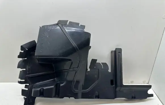 Peugeot 5008 Intercooler air guide/duct channel 9670111980