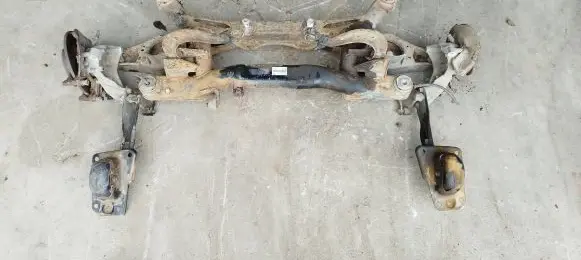Skoda Yeti (5L) Rear subframe 5N0505235Q 19MN05RRQ