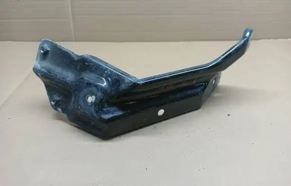 Seat Leon (1P) Fender mounting bracket 1P0821136 3705