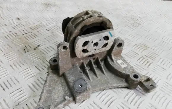 Alfa Romeo Mito Engine mounting bracket