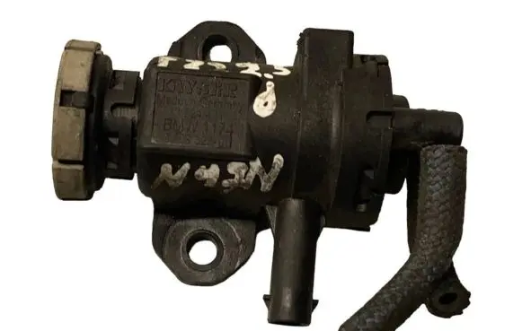 BMW 4 F32 F33 Turbo solenoid valve 8509323 3024421