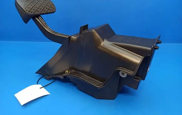 Mercedes-Benz C W203 Brake pedal A2036891408 A2032900401 0128804991