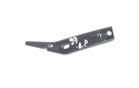 Mercedes-Benz C W204 Front bumper mounting bracket A2048810206