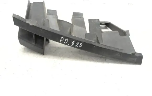 Headlight/headlamp mounting bracket