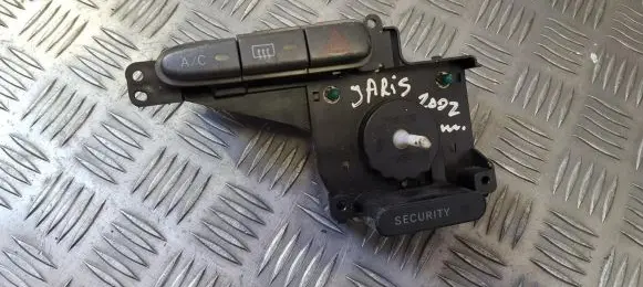 Toyota Yaris Hazard light switch 758292