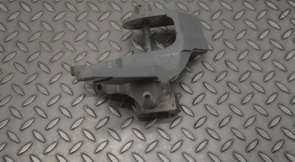 Infiniti M Y51 Engine mounting bracket 107775100A
