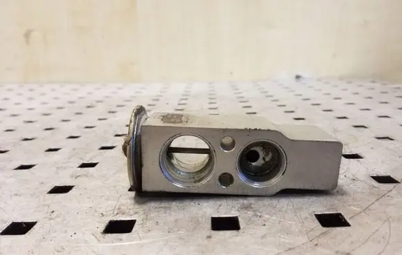 Toyota Corolla Verso E121 Air conditioning (A/C) expansion valve 