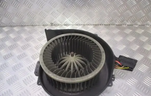 Volkswagen Polo IV 9N3 Heater fan/blower 6Q1819015E