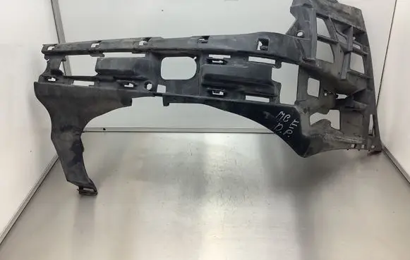 Mercedes-Benz E W211 Front bumper support beam A2118800652