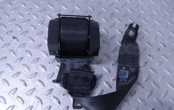 Volkswagen PASSAT B8 USA Rear seatbelt 561857806