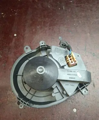 Volkswagen PASSAT B5 Heater fan/blower 740221233F 8D1820021