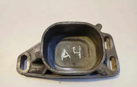Audi A4 S4 B5 8D Engine mounting bracket 8D0199335Q 8117801