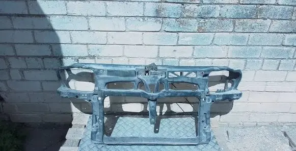 Volkswagen Golf IV Radiator support slam panel