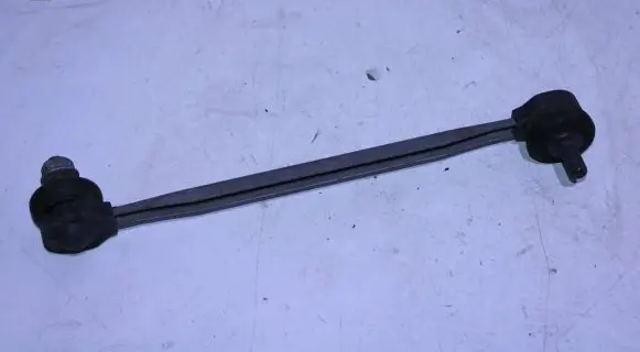 Volkswagen Polo VI Front anti-roll bar/stabilizer link 6C0411315A