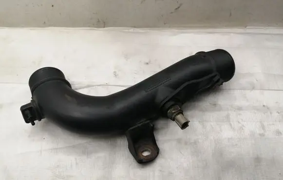 Toyota Corolla Verso AR10 Intercooler hose/pipe 173620R010