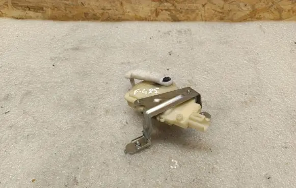 Toyota Yaris Tailgate boot lock/latch motor 