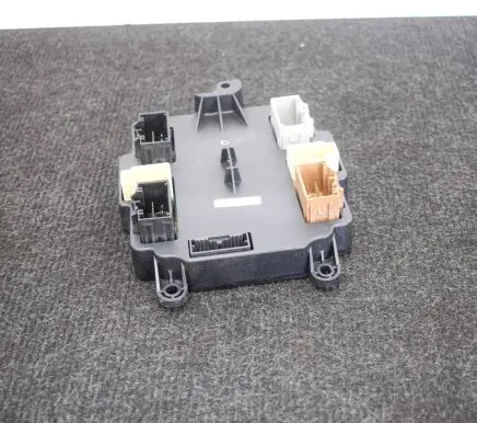 Tesla Model X Door control unit/module 106205610B