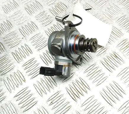 Volvo XC60 Fuel injection high pressure pump 31437903