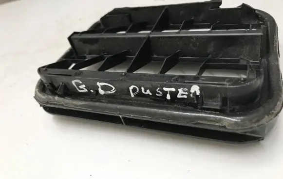 Dacia Duster II Quarter panel pressure vent 7700838358
