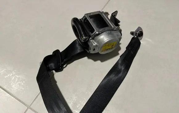 Volkswagen Amarok II Rear seatbelt MB3B26611E60BD