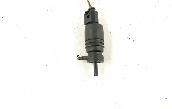 Mercedes-Benz C W203 Windshield washer spray nozzle 2218690121 2108690921