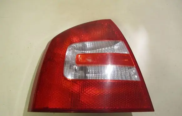 Skoda Octavia Mk2 (1Z) Rear/tail lights 1Z5945111A 1Z5945095A