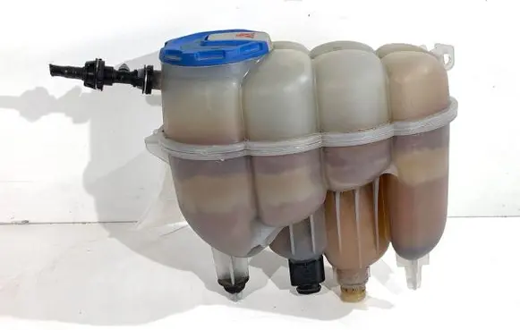 Audi A4 S4 B9 8W Coolant expansion tank/reservoir 8W0121405F