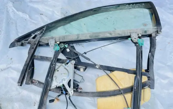 Audi A4 S4 B5 8D Front door window/glass frame 