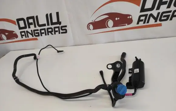 BMW 5 G30 G31 G38 AdBlue liquid reservoir 172090592 739194306