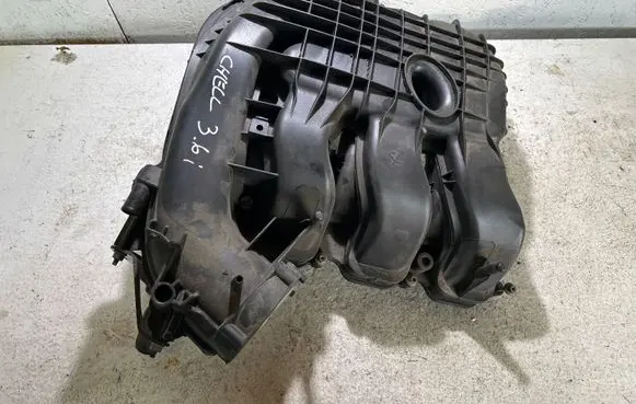 Dodge Challenger Intake manifold