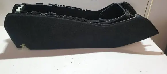 Volvo XC40 Center console 32226485 501056350 20201217