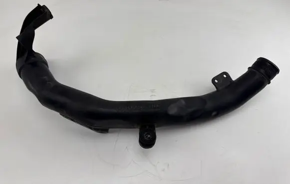 Volkswagen PASSAT B7 Intercooler hose/pipe 1K0145840AC