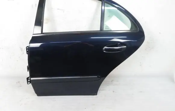 Mercedes-Benz E AMG W211 Rear door 