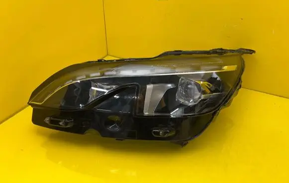 Peugeot 3008 II Headlight/headlamp 9837759780