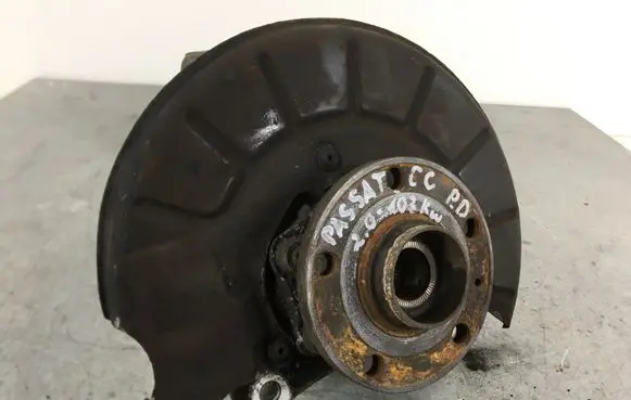 Volkswagen PASSAT CC Front wheel hub