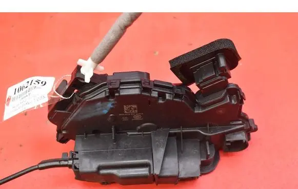 Skoda Rapid (NH) Front door lock 5TB837015A
