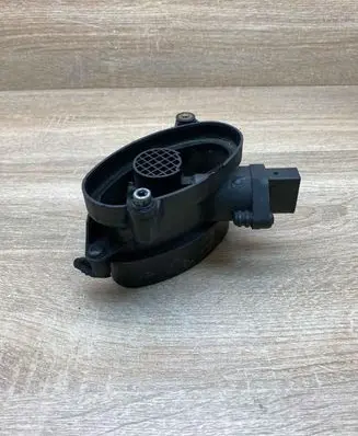 BMW 5 E39 Mass air flow meter 7787076 0928400468